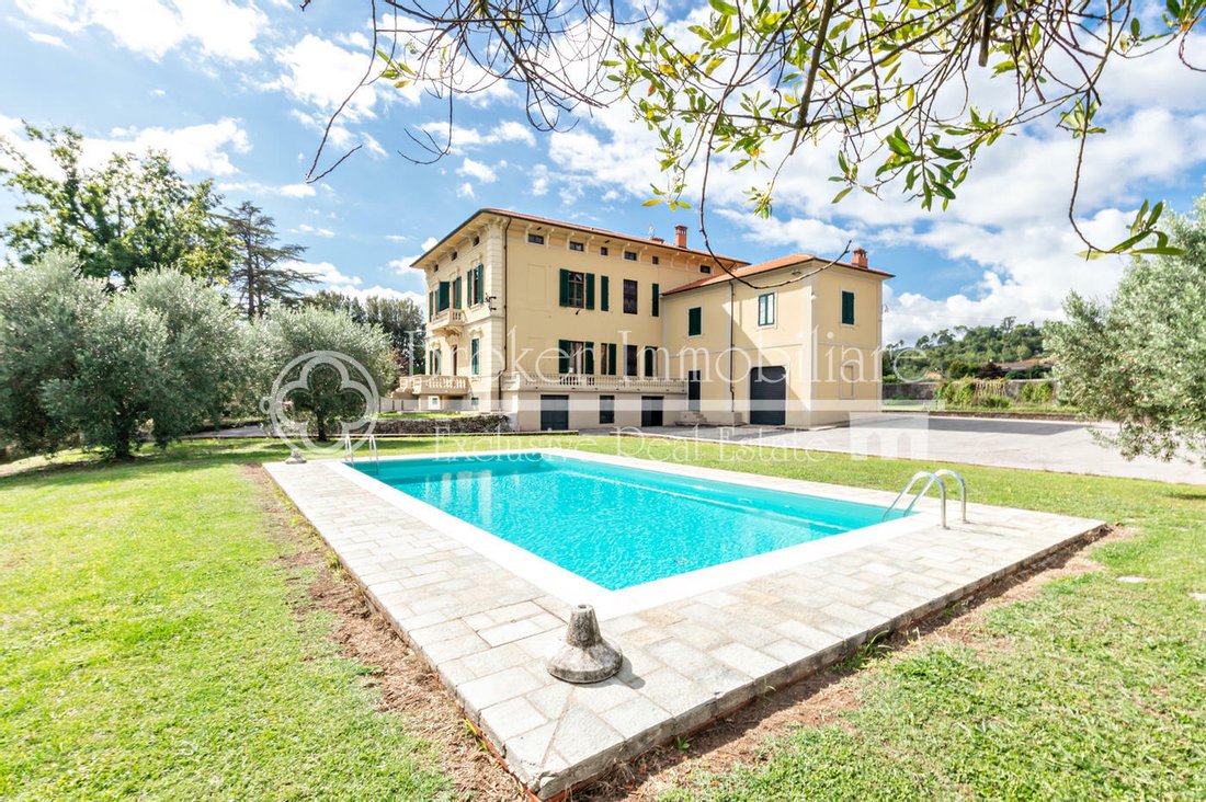 Villa en Lucca, Toscana, Italia 1 - 11439955
