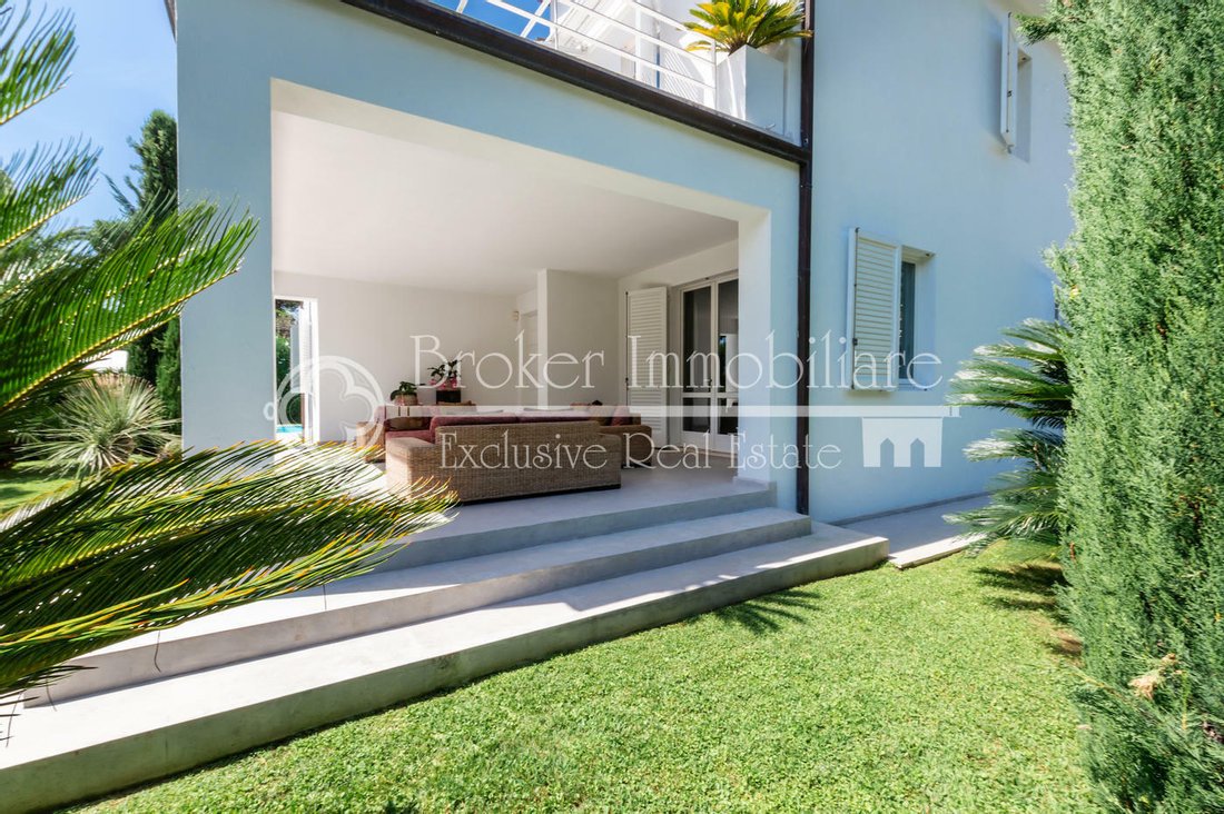 Villa in Roma Imperiale, Forte dei Marmi, Tuscany 4 - 11439947