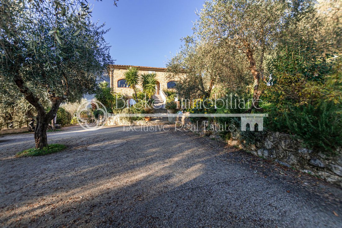 Villa in Camaiore, Tuscany, Italy 3 - 11439967