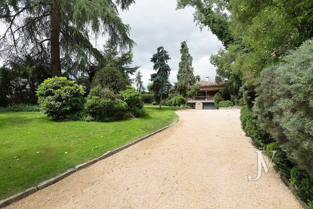 Villa in Fuencarral-El Pardo, Madrid, Spain 3 - 11474469