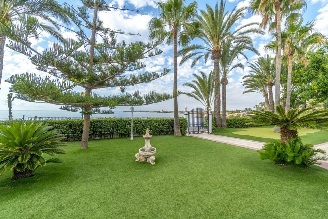 Villa in Orihuela, Valencian Community, Spain 2 - 11475628