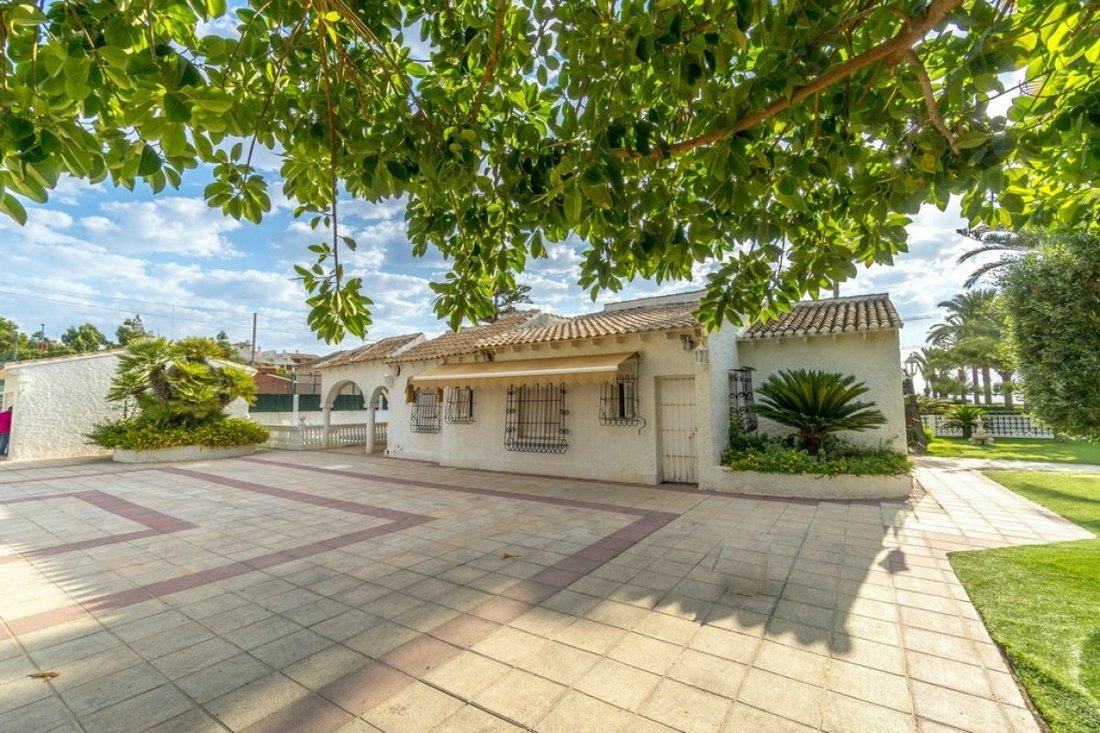Villa in Orihuela, Valencian Community, Spain 5 - 11475628