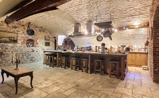 Castle for Sale in Dourlers, Hauts-de-France, France