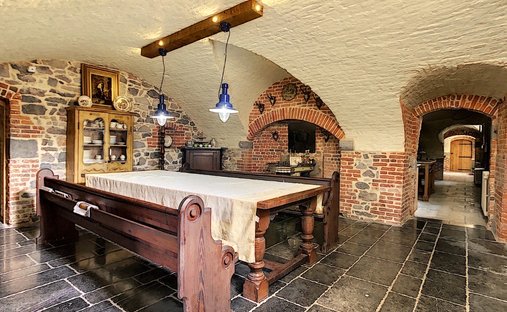 Castle for Sale in Dourlers, Hauts-de-France, France