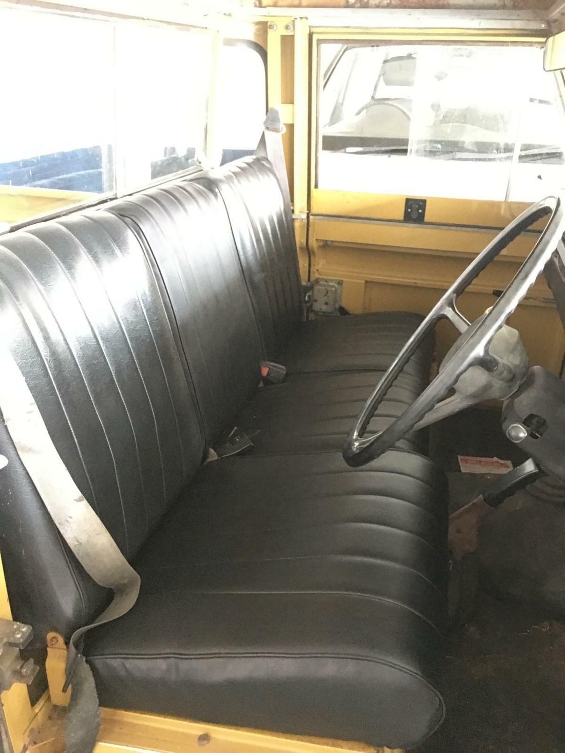 Pickup in Hampton, Victoria, Australia 2 - 11479594