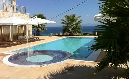 Villa in Pallini Municipal Unit, Macedonia and Thrace, Greece 1