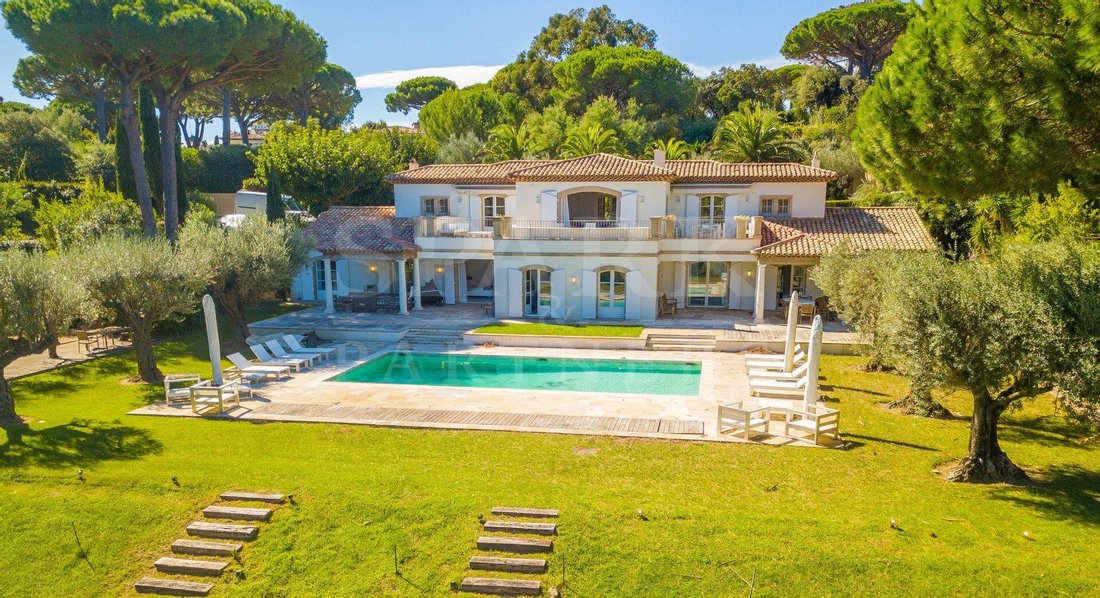 Villa in Saint-Tropez, Provence-Alpes-Côte d'Azur, France 1 - 11487885