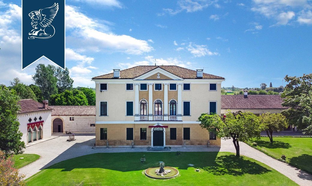 Period Estate On The Outskirts Of Vicenza In Sandrigo, Italy