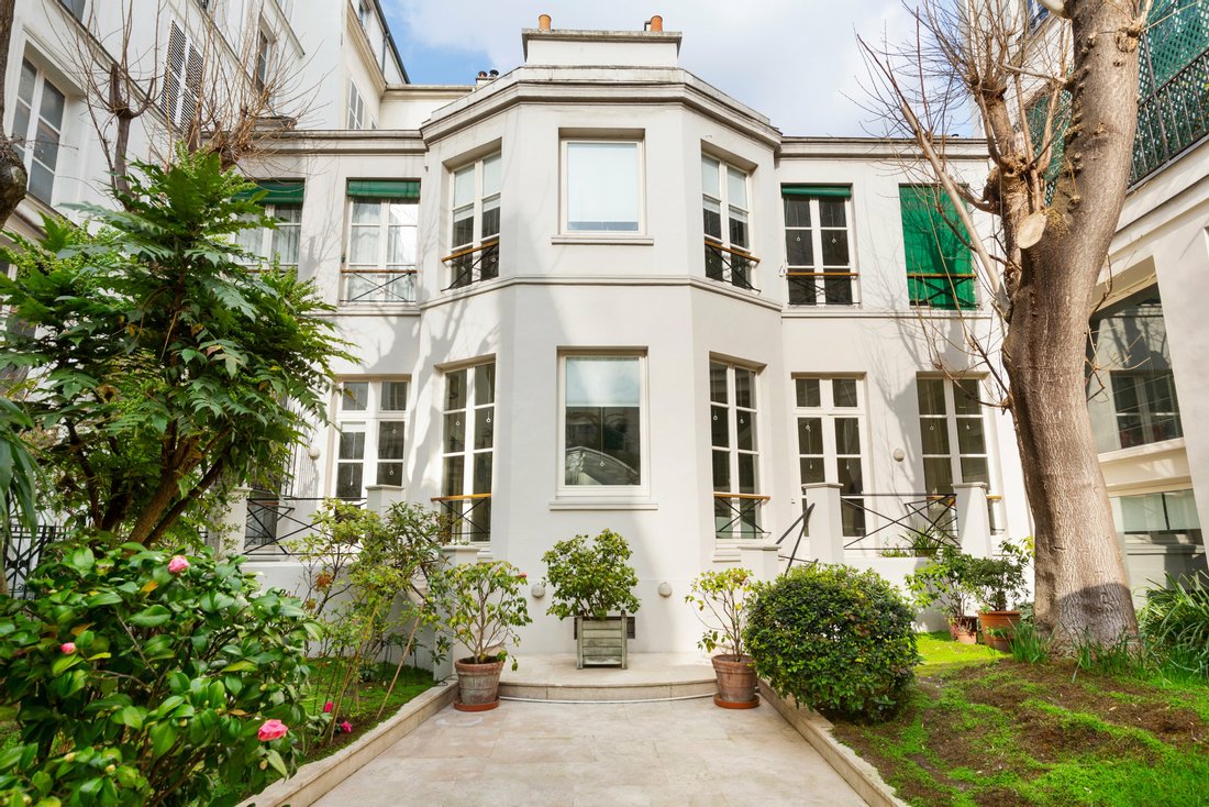 House in Paris, Île-de-France, France 1 - 11490439