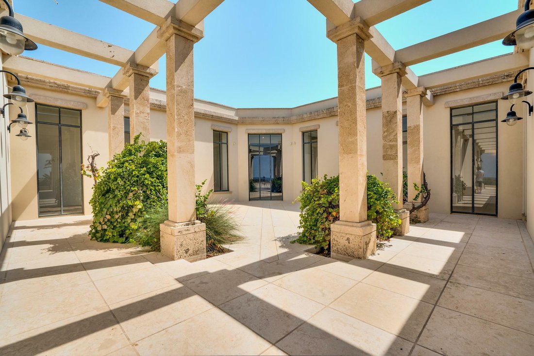 Refined Mansion With Sea View In Caesarea In Or Akiva, Haifa District