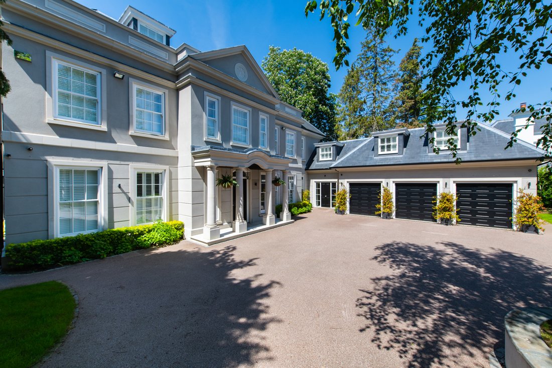 House in Cobham, England, United Kingdom 1 - 11494347