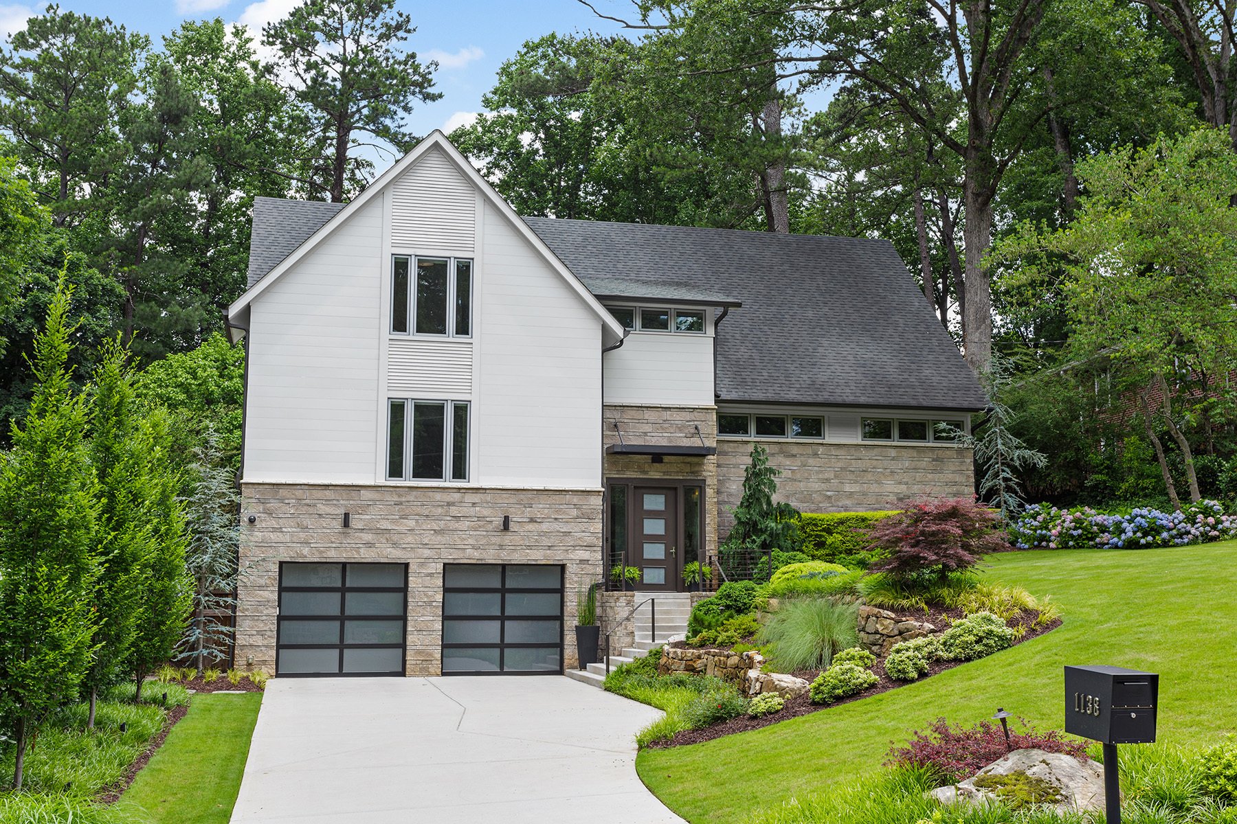 Exquisite Haute Modern Residence Nestled In In Atlanta, United