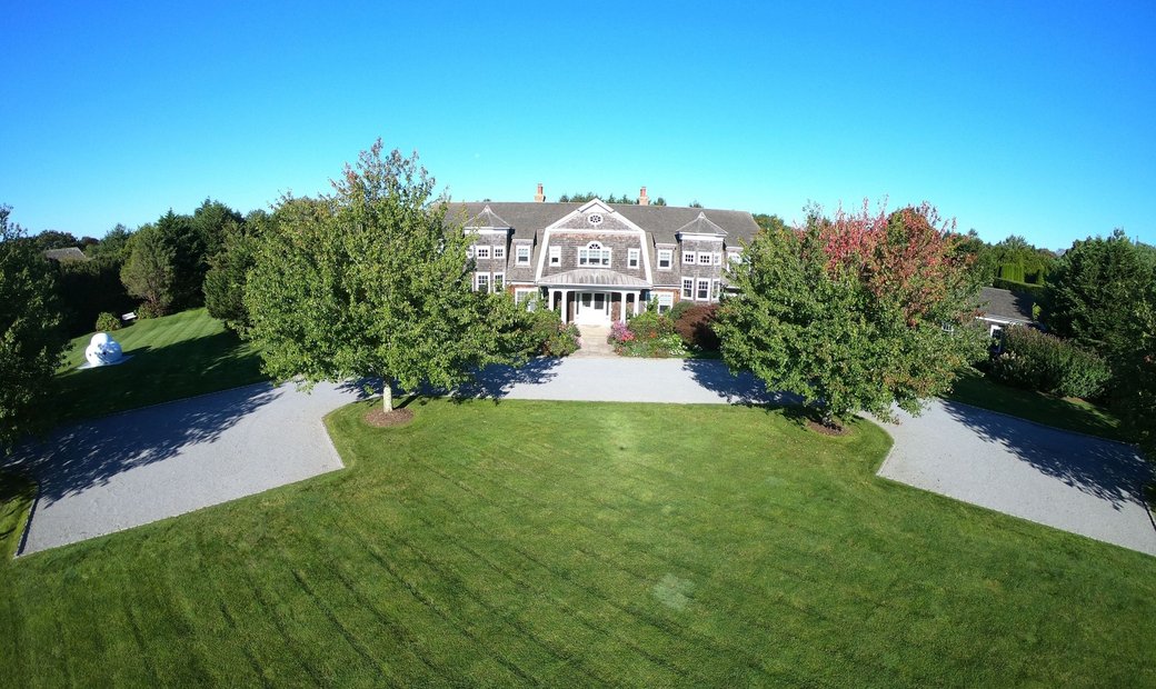 Bridgehampton Ocean Road Estate In Bridgehampton, New York, United