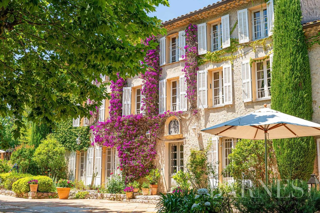 House in Mougins, Provence-Alpes-Côte d'Azur, France 1 - 11295957