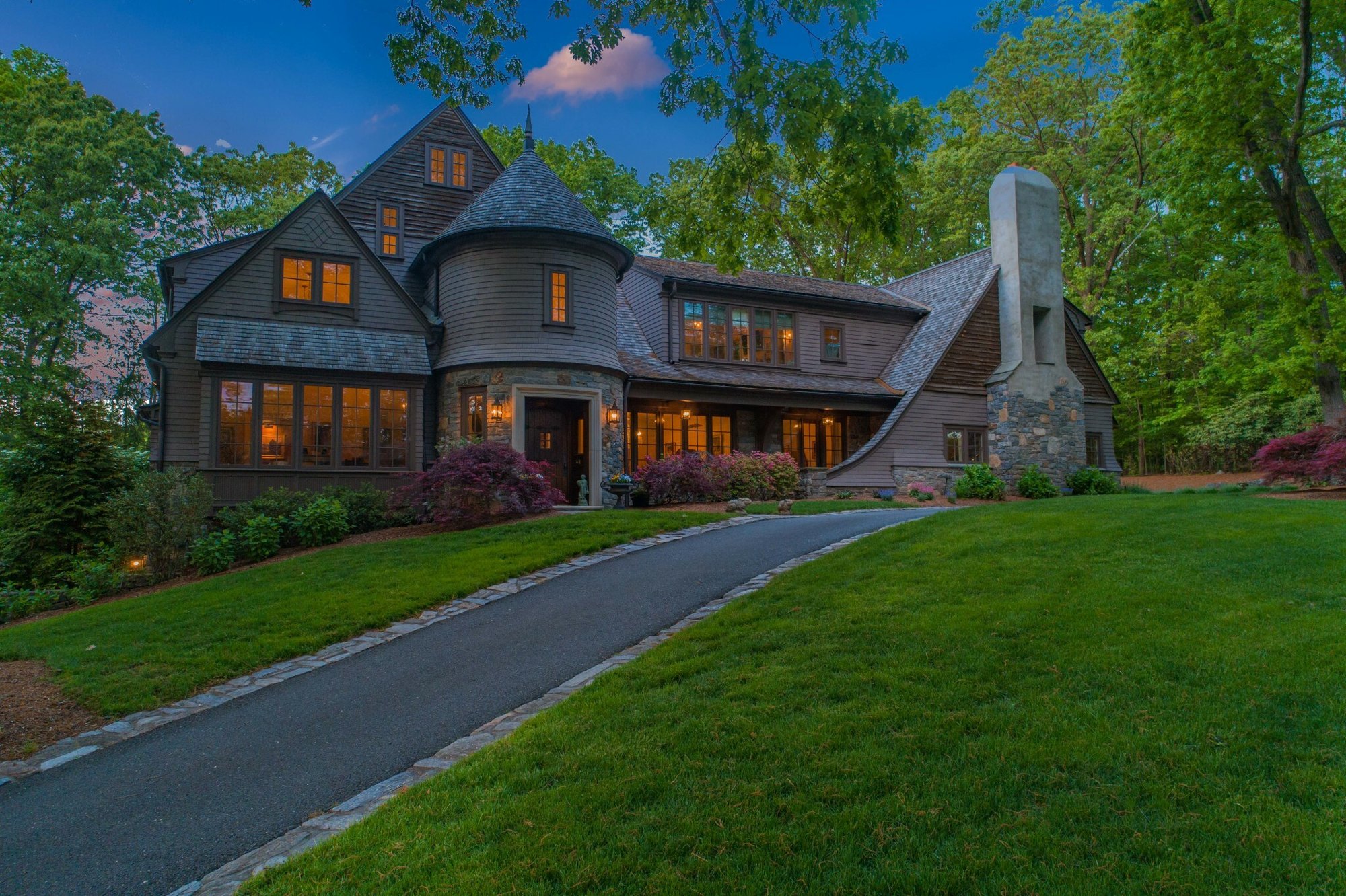 Luxury Lifestyle Awaits In This In Ho Ho Kus, New Jersey, United States