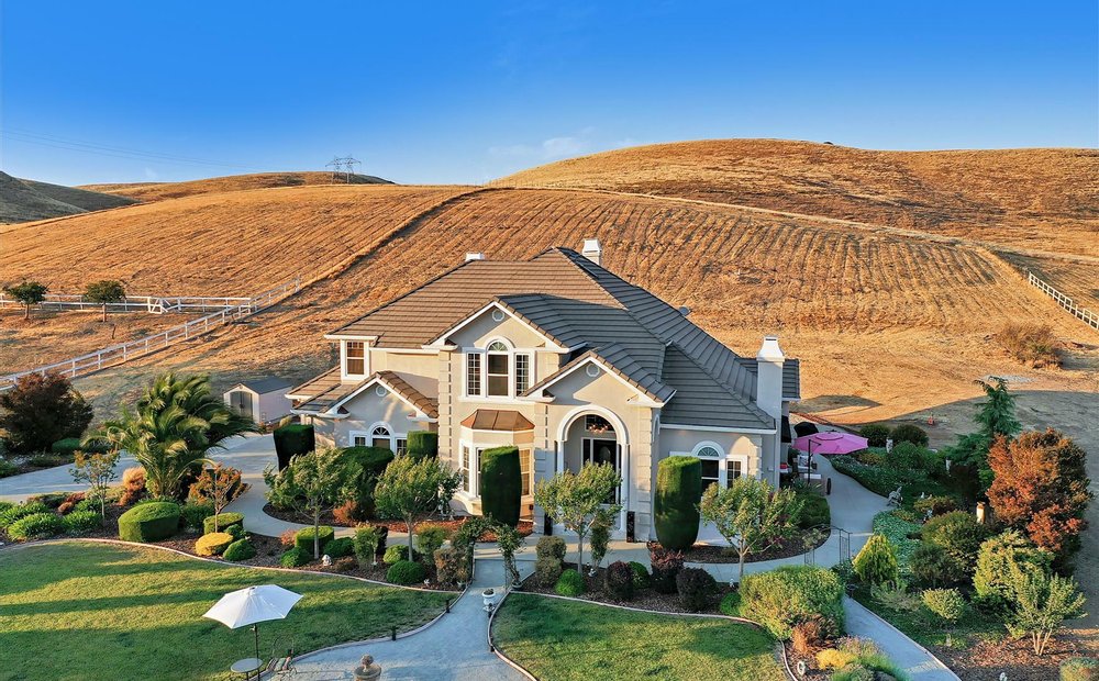 hollister california
