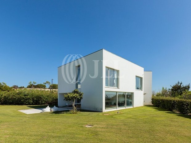 House in Amoreira, Leiria District, Portugal 1