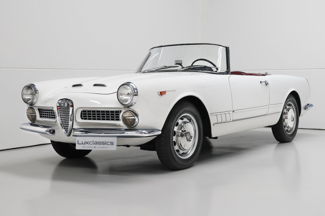 Cabriolet in Great Leighs, England, United Kingdom 1 - 11514868