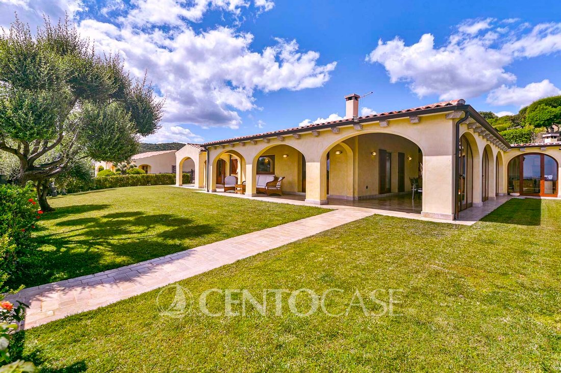 Exclusive Villa Only A Stone's Throw From The In San Teodoro, Sardinia