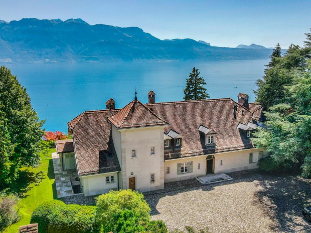 House in Chexbres, Vaud, Switzerland 1