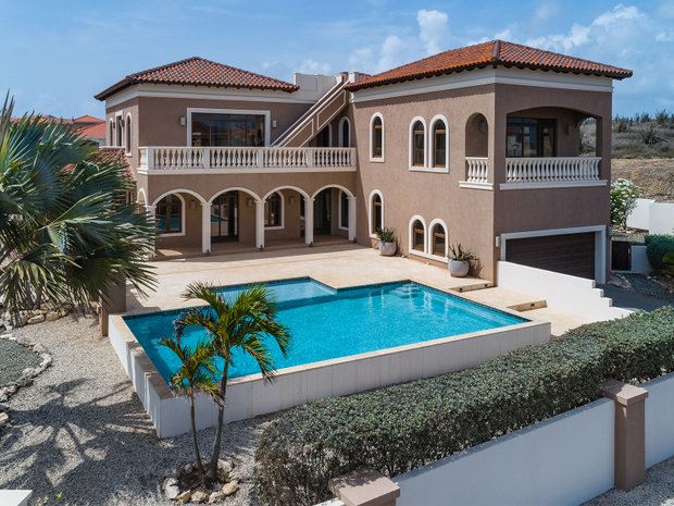 Luxury Homes With Tennis Court For Sale In Aruba Jamesedition