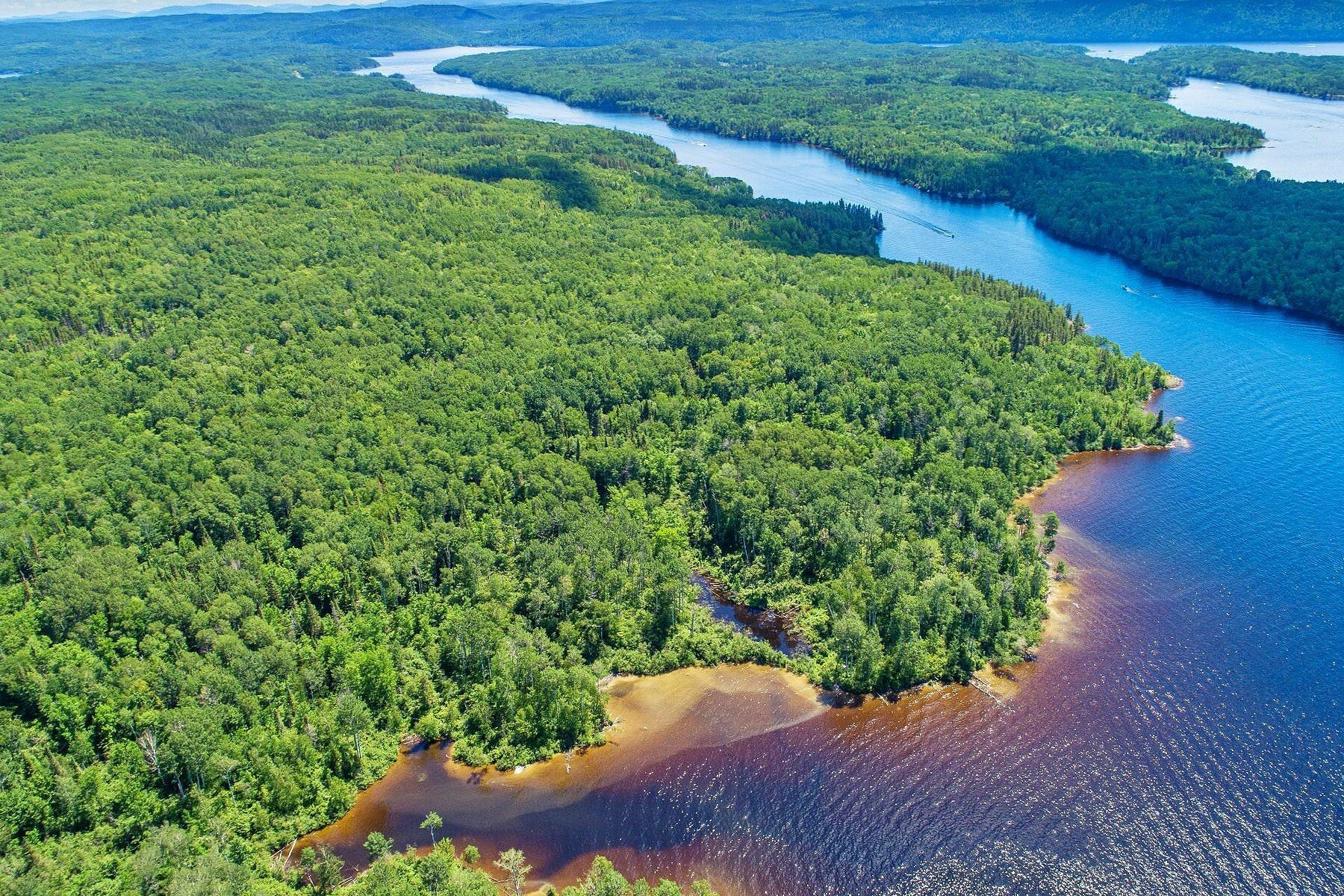 Lac Kénogami, Saguenay / Lac Saint Jean In Saguenay, Quebec, Canada For Sale (11522177)