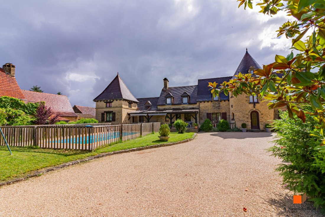 Real Estate Complex In In Marcillac Saint Quentin, Nouvelle Aquitaine