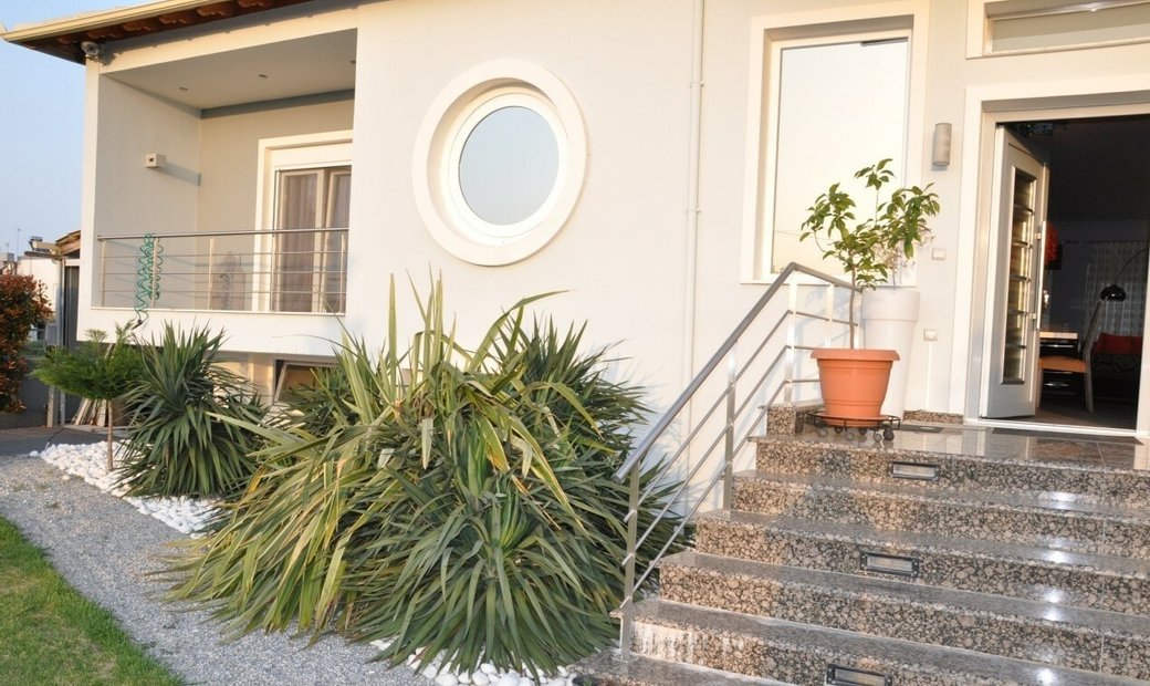 Uniqu In Katerini, Decentralized Administration Of Macedonia And Thrace