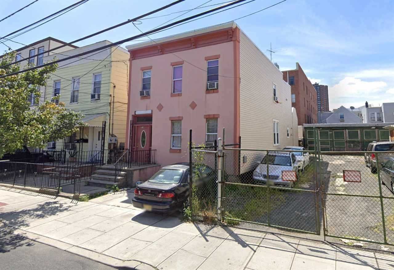 519 27 Th Street In Union City, New Jersey, United States For Sale