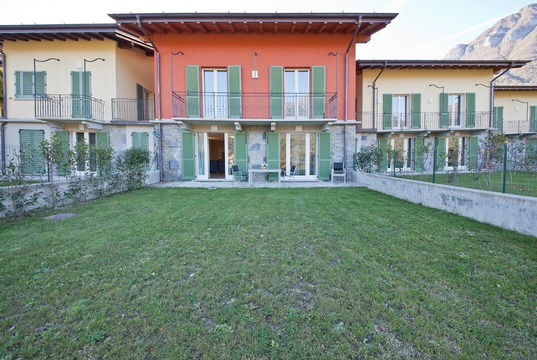 Lake Como Villa In Como, Lombardy, Italy For Sale (11539176)