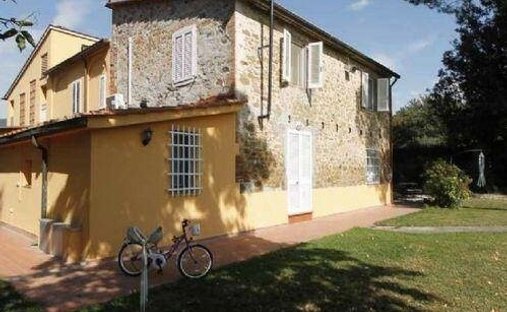 Farm Ranch in Center, Vinci, Tuscany 1