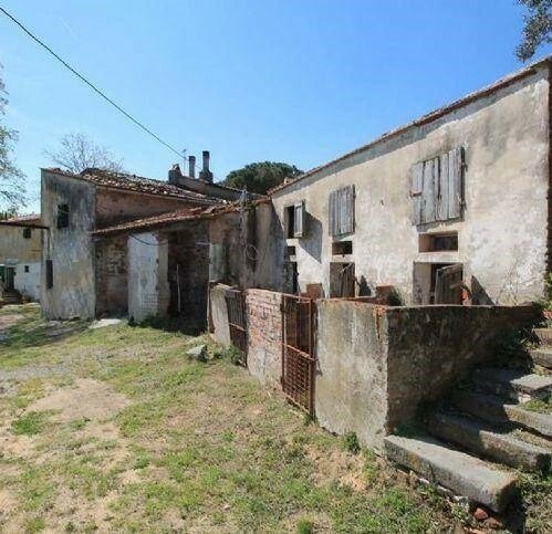 Farm Ranch in Lamporecchio, Tuscany, Italy 2 - 11545107