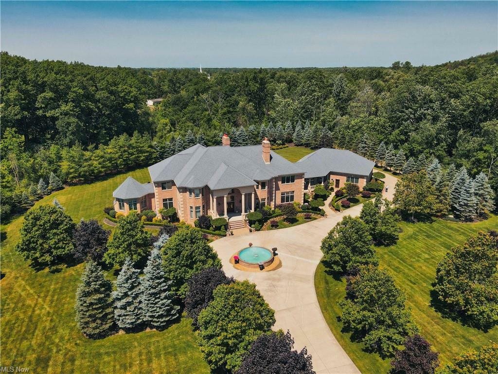 A Breathtaking Masterpiece With Unparalleled In Chesterland, Ohio