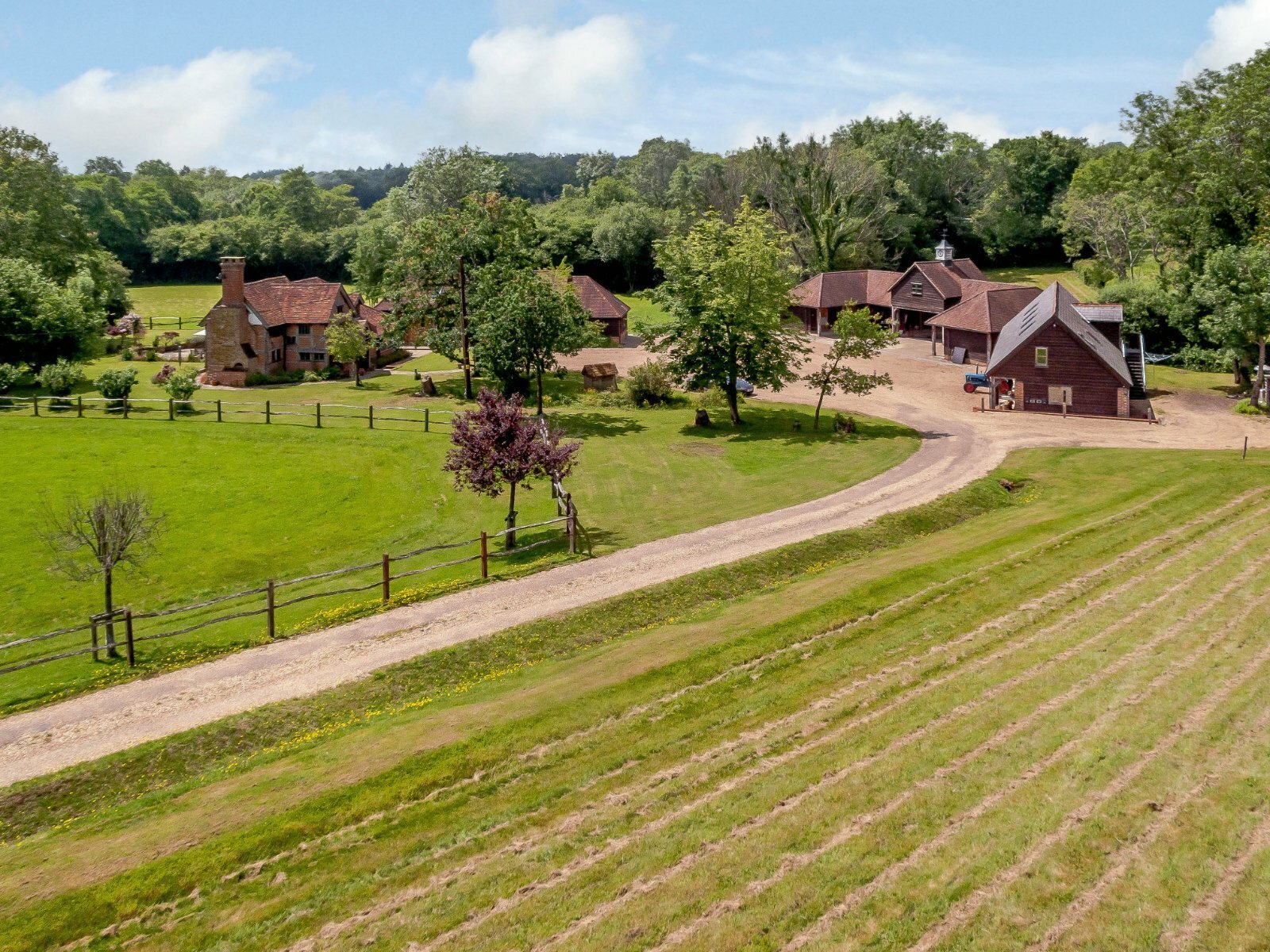 Thornhurst Brook Farm In Ewhurst, England, United Kingdom For Sale