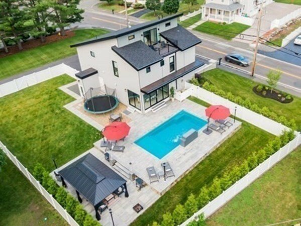 House in Saugus, Massachusetts, United States 2 - 11539348