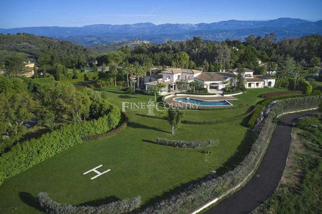 Villa in Cannes, Provence-Alpes-Côte d'Azur, France 1 - 11555433