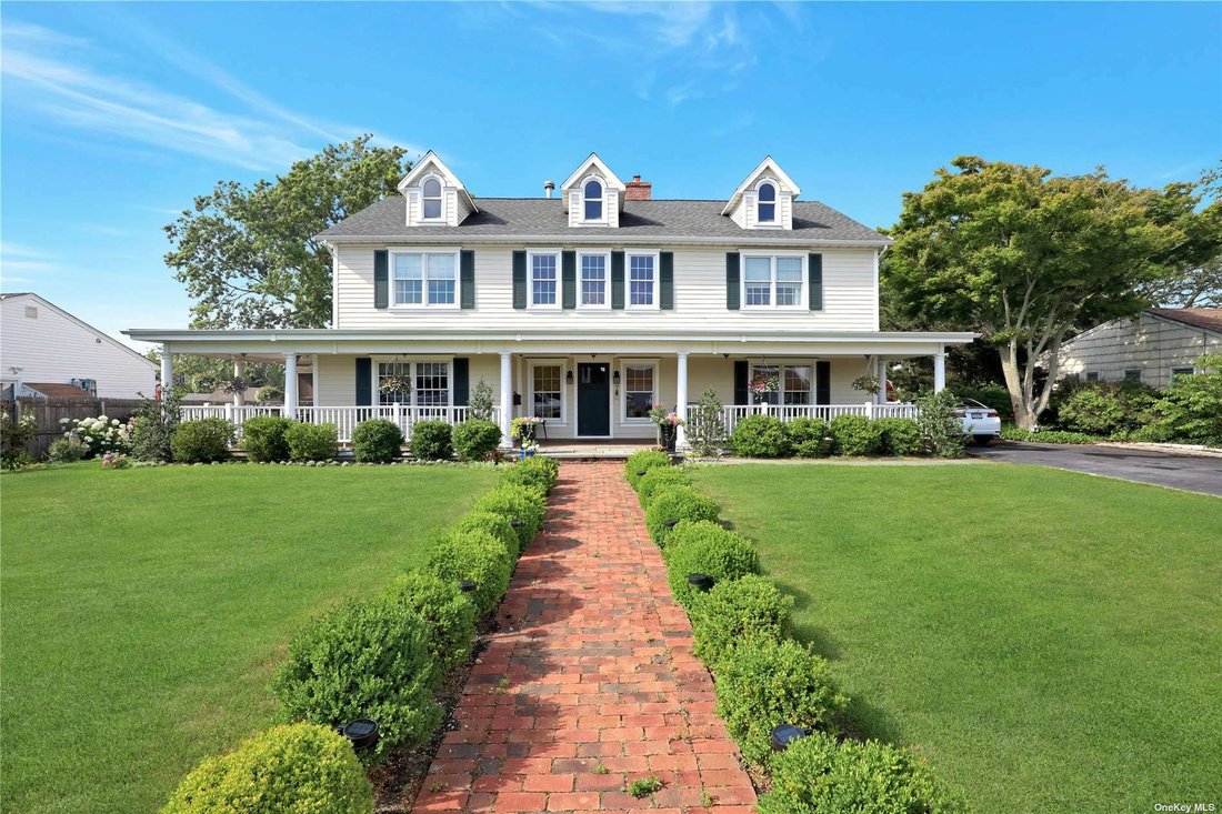 House in Babylon, New York, United States 1 - 11556718