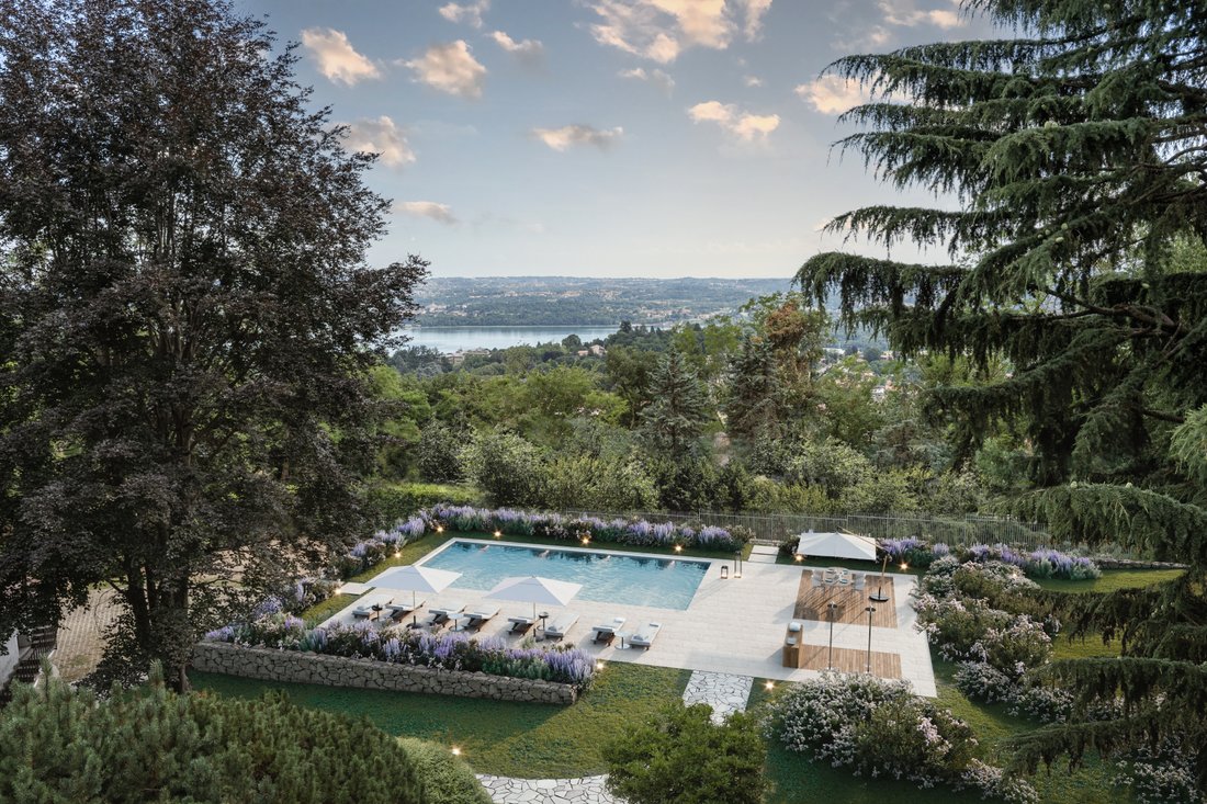 Villa in Como, Lombardy, Italy 1 - 11564277