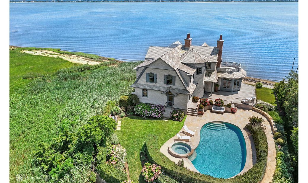 House Remsenburg In Remsenburg Speonk, New York, United States For Sale