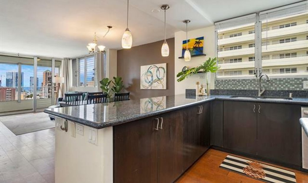 Sky Tower Apts In Honolulu, Hawaii, United States For Sale (11566206)