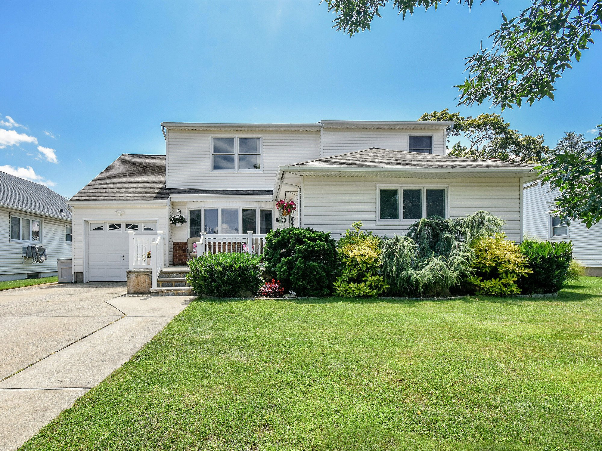 3704 Collector Lane, Bethpage, Ny, 11714 In Bethpage, New York, United