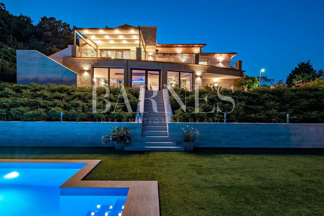 Fantastic Panoramic Villa With Pool In Budaörs, Pest County, Hungary
