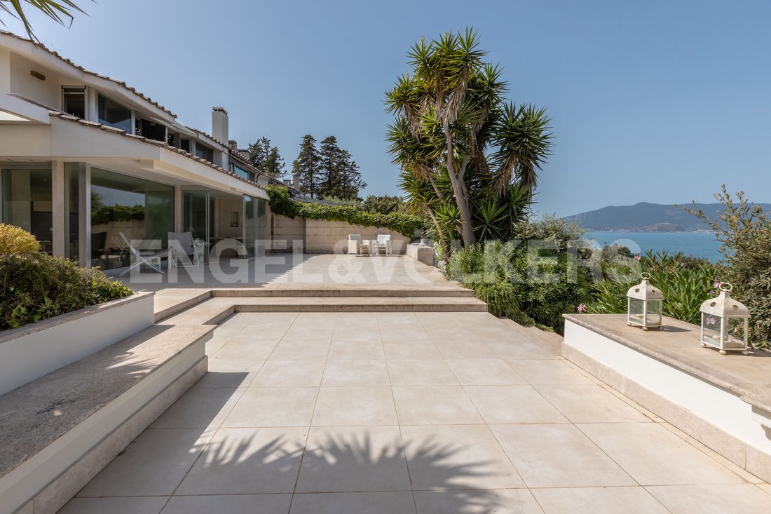 Luxury Design Villa Overlooking The Sea Of The Silver Coast