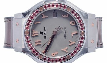 Hublot Dubai Vision III Ladies Diamonds 565.NX.5710.VR.1208.SDQ15