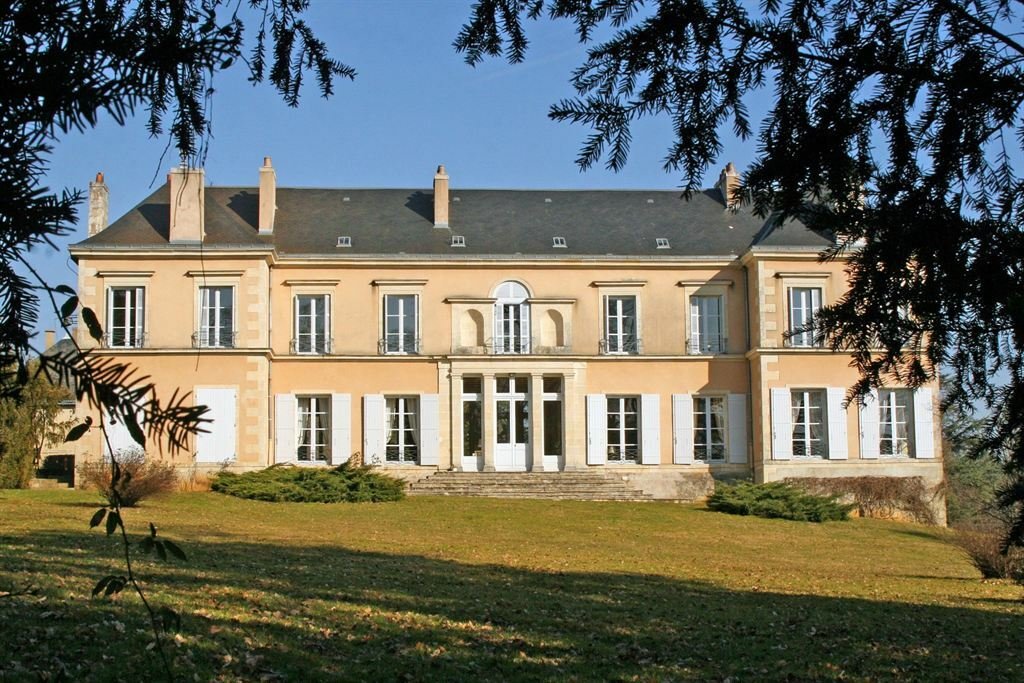 Whispers of the Vienne: A 19th-Century Château’s Timeless Embrace