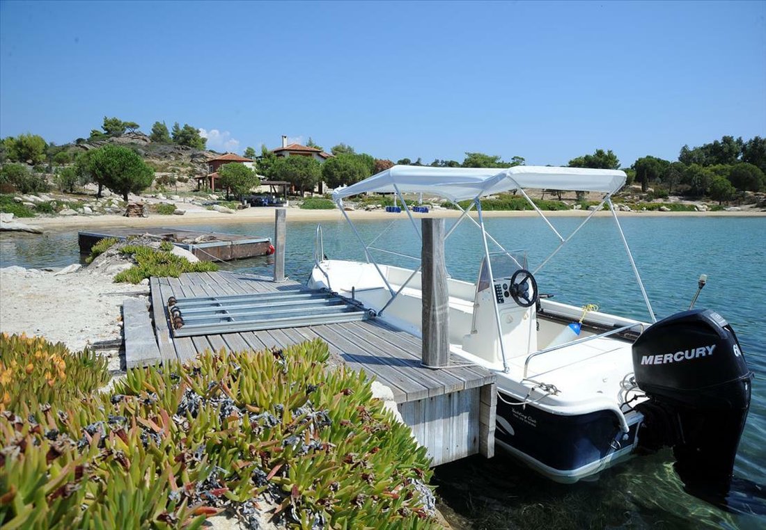 Vil In Vourvourou, Decentralized Administration Of Macedonia And Thrace