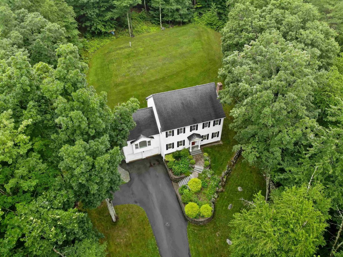 House in Pepperell, Massachusetts, United States 2 - 11592895
