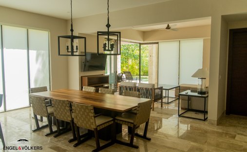 three bedroom luxury villa with lagoon view within banyan tree