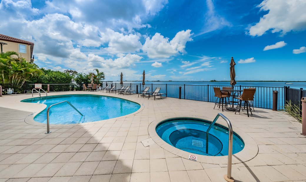 Dunedin, Fl Waterfront Community Townhouse! In Dunedin, Florida, United