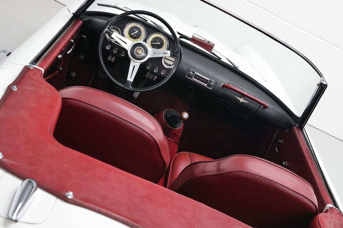 Cabriolet in Great Leighs, England, United Kingdom 2 - 11514868